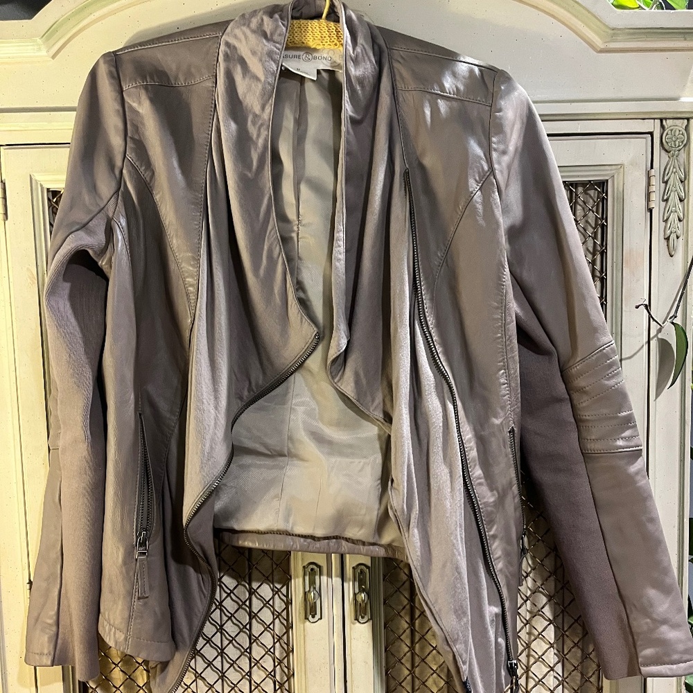 Gorgeous leather jacket
